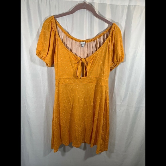 NEW $42 Love, Fire Yellow Polka Dot Keyhole‎ Dress - Picture 2 of 8
